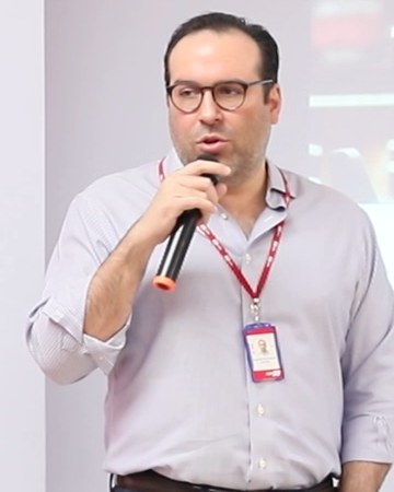 Alejandro Garuz, Gerente General de Super 99 (Panamá), en un evento
